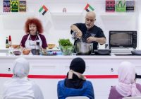 الشيف البريطانية سالي بوتشر تأخذ جمهور “الشارقة الدولي للكتاب 42” للمطبخ الإيراني