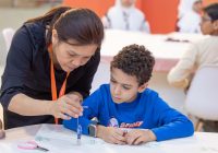 “باليرينا الكهرباء” تحوّل الفيزياء إلى فن في “الشارقة الدولي للكتاب” 2025 “باليرينا الكهرباء” تحوّل الفيزياء إلى فن في “الشارقة الدولي للكتاب” 2025