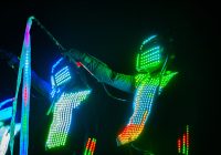 «الضوء الراقص».. حوار بين الحركة والتقنية على مسرح “معرض الشارقة للكتاب”2025 «الضوء الراقص».. حوار بين الحركة والتقنية على مسرح “معرض الشارقة للكتاب”2025