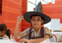 خلال “الشارقة الدولي للكتاب” الأطفال يصنعون سحرهم العلمي في ورشة “الأشباح الطائرة” خلال “الشارقة الدولي للكتاب” الأطفال يصنعون سحرهم العلمي في ورشة “الأشباح الطائرة”